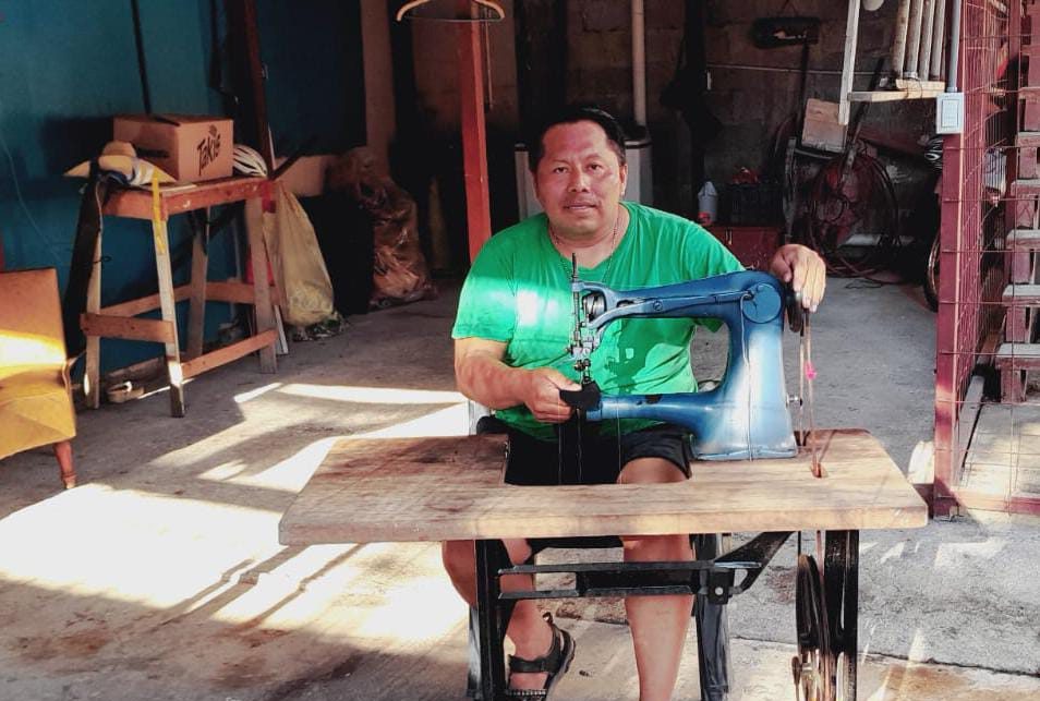 Gabriel Putoy, the Monimbó teacher and former politician who survives as a shoemaker in Costa Rica