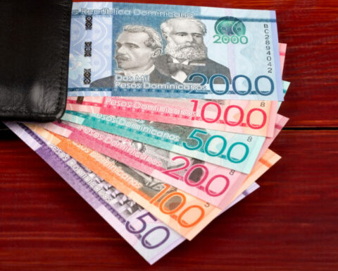 Government announces 19% increase in the minimum wage of the non-sectorized private sector