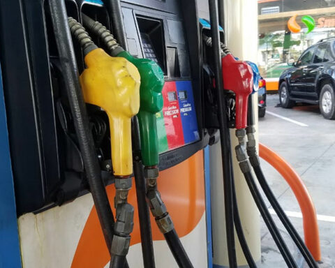 Government reaches 53 weeks with fixed fuel prices