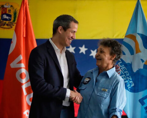 Guaidó visited La Guaira and reiterates his commitment to reunify the country