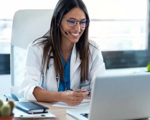 Health services, the sector with the most female presence