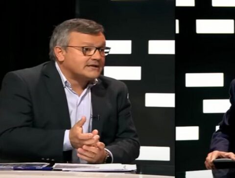 Hot crossing of Gabriel Pereyra with Santiago González on VTV:  "Does it bother you that you have been exposed?"