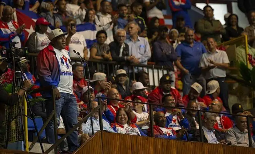 Recibimiento al Team Asere en la Ciudad Deportiva