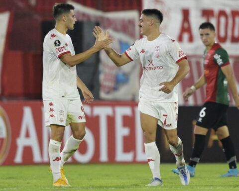 Huracán scores in the third phase of the Libertadores