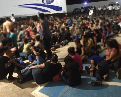 INM rescues 343 Central American migrants in an abandoned trailer in Veracruz