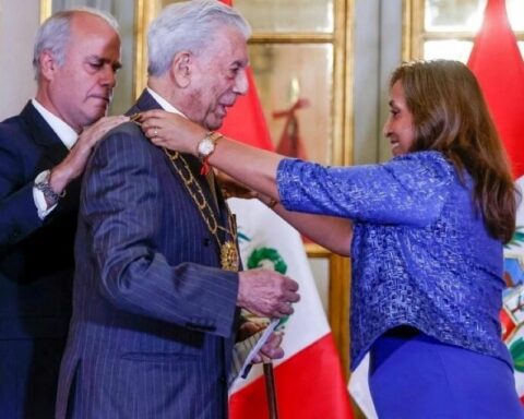 In Peru, Mario Vargas Llosa lashes out at Latin American governments critical of Boluarte