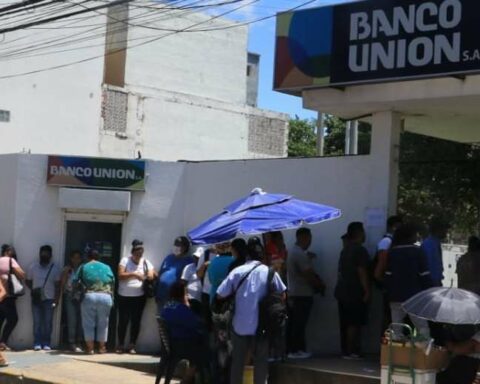 In Santa Cruz, one million dollars from the Central Bank of Bolivia were already sold on Friday