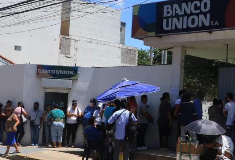 In Santa Cruz, one million dollars from the Central Bank of Bolivia were already sold on Friday