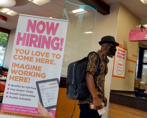 In the US, weekly applications for unemployment benefits increase