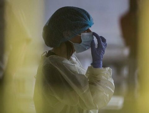 In which sectors of activity do women have more and less participation?