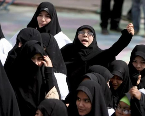 Iran detains more than 100 suspects for poisoning schoolgirls