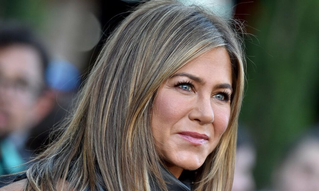 Jennifer Aniston: "The world needs more humor!"