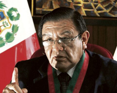 Jorge Salas Arenas: they denounce that the president of the JNE received death threats