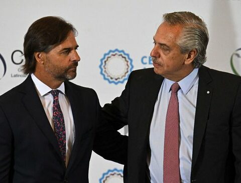 Lacalle Pou will meet with Alberto Fernández in April