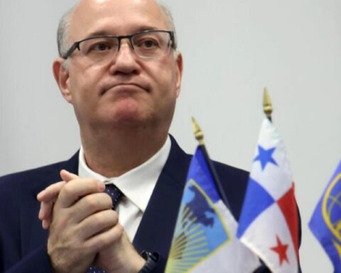 Latin American finance ministers meet at the IDB conclave in Panama