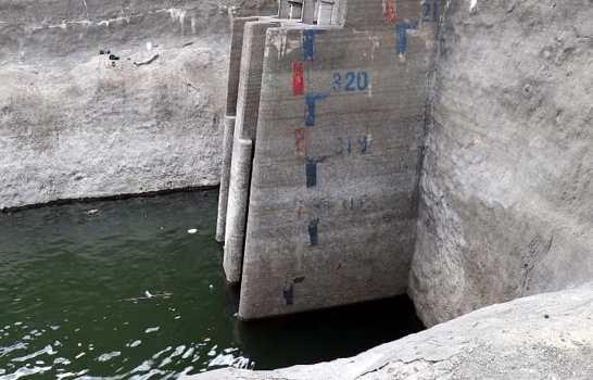 Low water level dam in the Tavera-Bao