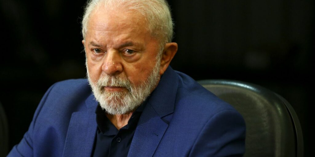 Lula postpones trip to China due to medical advice