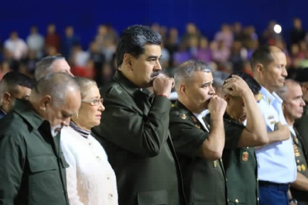 Maduro called on the people to renew the oath to Chávez