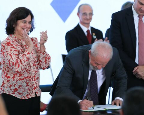 Mais Médicos will give an incentive of up to R$ 120,000 to vulnerable areas