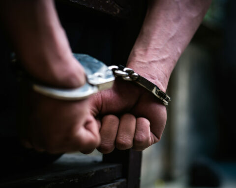 Man arrested for trying to smuggle explosives on US plane