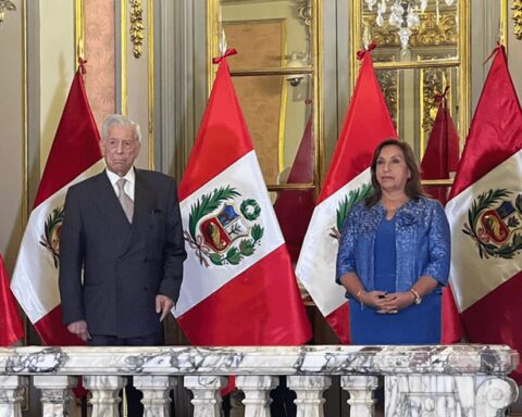 Mario Vargas Llosa: "Although I live abroad, the affairs of Peru have never been foreign to me"