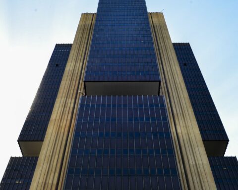 Market expects economy to grow 0.85% this year