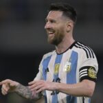 Messi, with 'hat-trick', exceeds 100 goals with Argentina