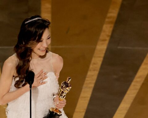 Michelle Yeoh, the first Asian to win the Oscar for best actress