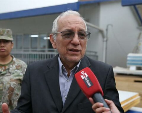 Minister of Education apologizes for the expression "not even animals expose their children"