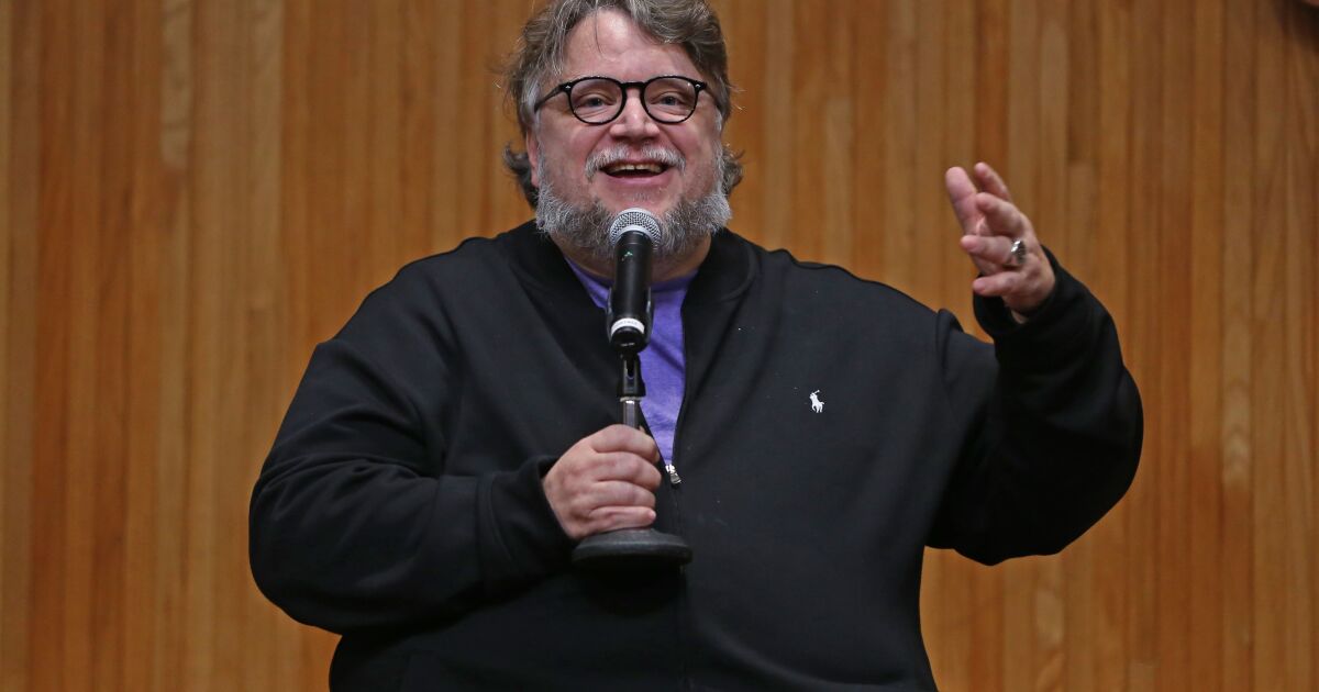 Monreal, Ebrard and more politicians congratulate Guillermo del Toro on the Oscar