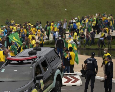 Moraes releases another 130 people arrested for coup acts in January