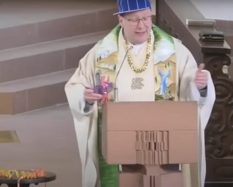 Much flow: Priest dressed as a rapper to give mass and threw some rhymes in the sermon
