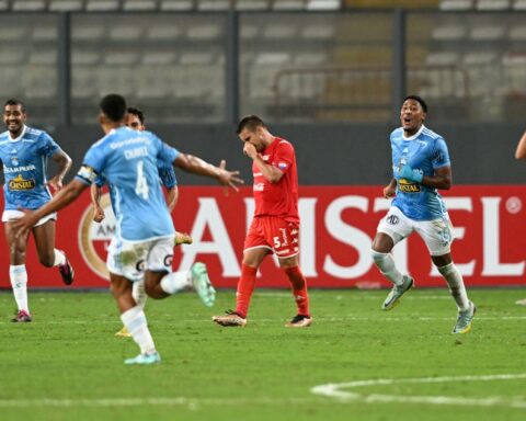 Nacional collapses against Cristal and is left out of the Copa Libertadores