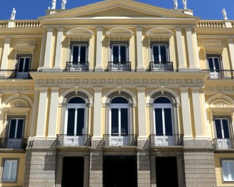 National Museum plans to return to school trips between March and April