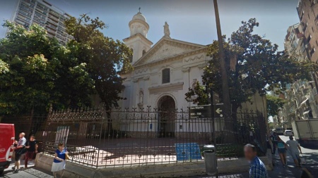 Neighbors on alert for the sale of a property that adjoins a church of heritage value