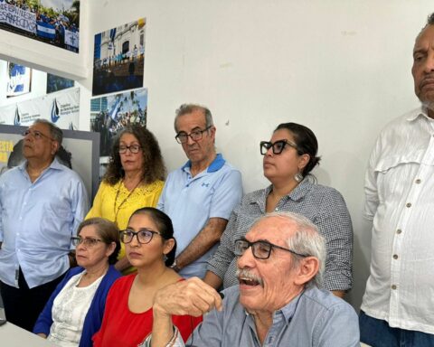 Nicaraguans declared stateless warn that they will denounce this "illegal" dispossession before international bodies