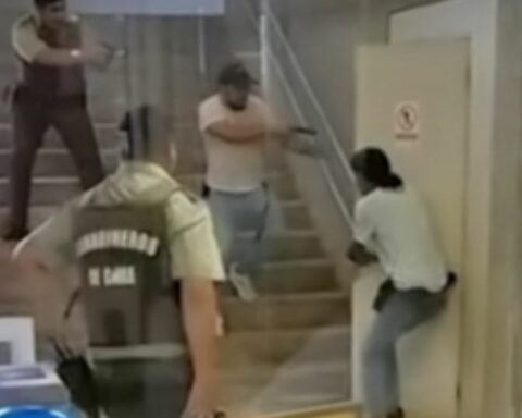 Offender attempted robbery at Valparaíso metro station and ended up biting police officer