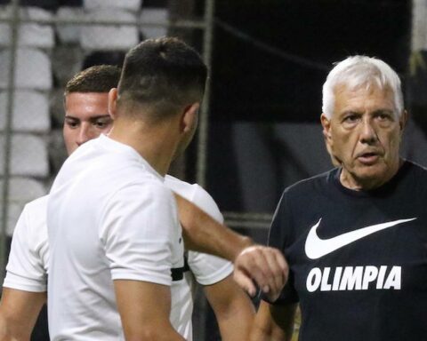 Olimpia: Cáceres leaves, also Paolorosso