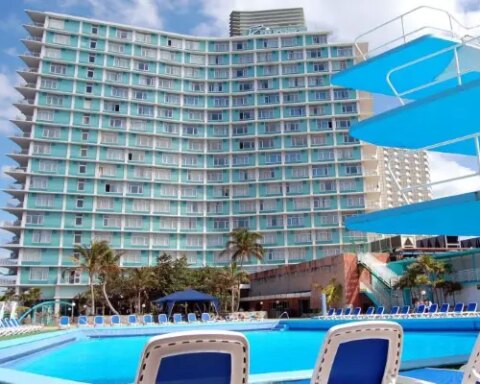 Familia de mafioso estadounidense busca recuperar el hotel Habana Riviera