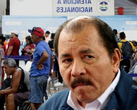 Ortega removes last names from children of exiled former politicians;  others are denied passport delivery