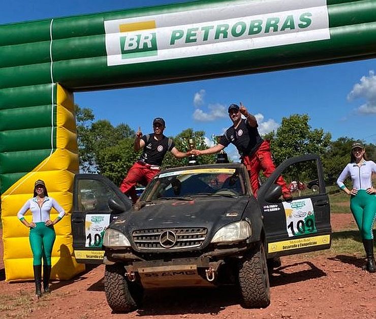 Otazo-Elizeche at the top of the podium in the Desafío Paraguari