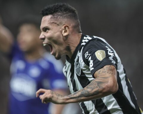 Paulinho decides and Atlético-MG reaches the group stage of Libertadores