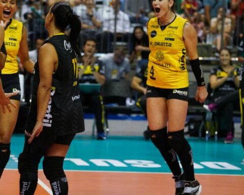 Praia Clube and Minas compete in the final of the Brazil Women's Volleyball Cup