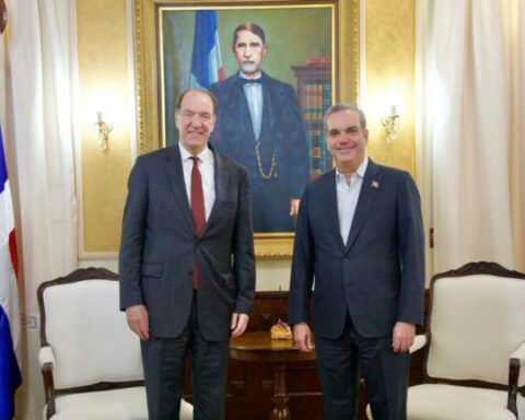 President Abinader receives the head of the WB