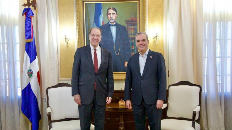President Abinader receives the head of the WB