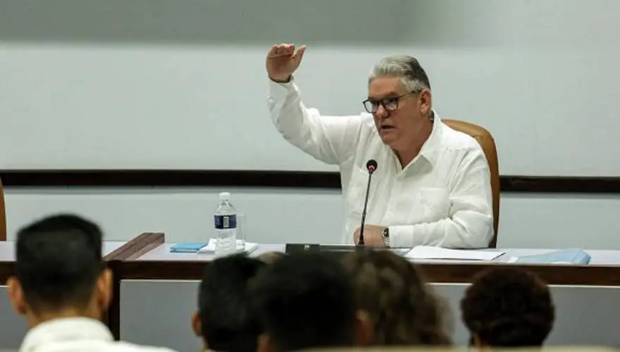 Alejandro Gil Fernández, Economía, Cuba, PIB