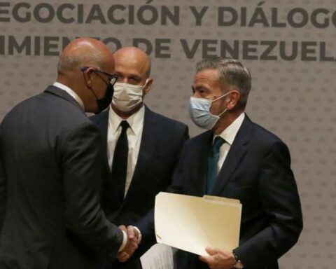 Reuters: Opposition eager to move frozen assets