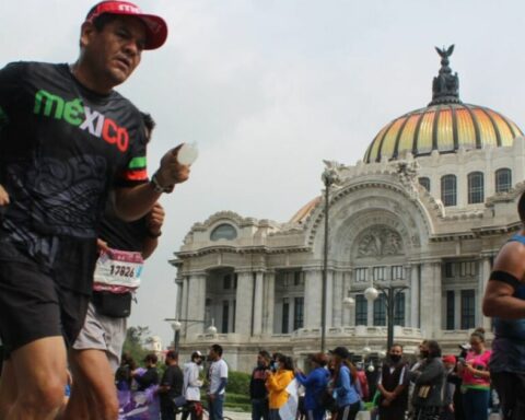Runs!  So you can participate in the Half Marathon in CDMX