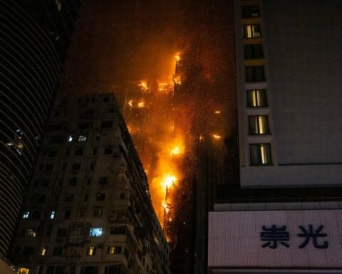 Shocking fire at a skyscraper under construction in Hong Kong