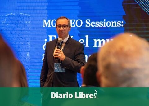 Six out of 10 live informally in the DR